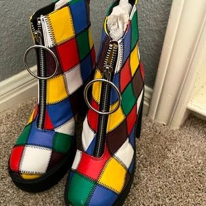 Never worn current mood boots. Used as decoration for my room shelves. ❣️